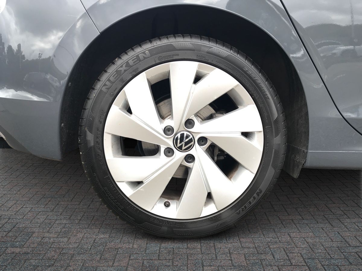 2023 Volkswagen Golf 1.5 eTSI 150 Style 5dr DSG - vehicle photo 12 for sale on PureCar