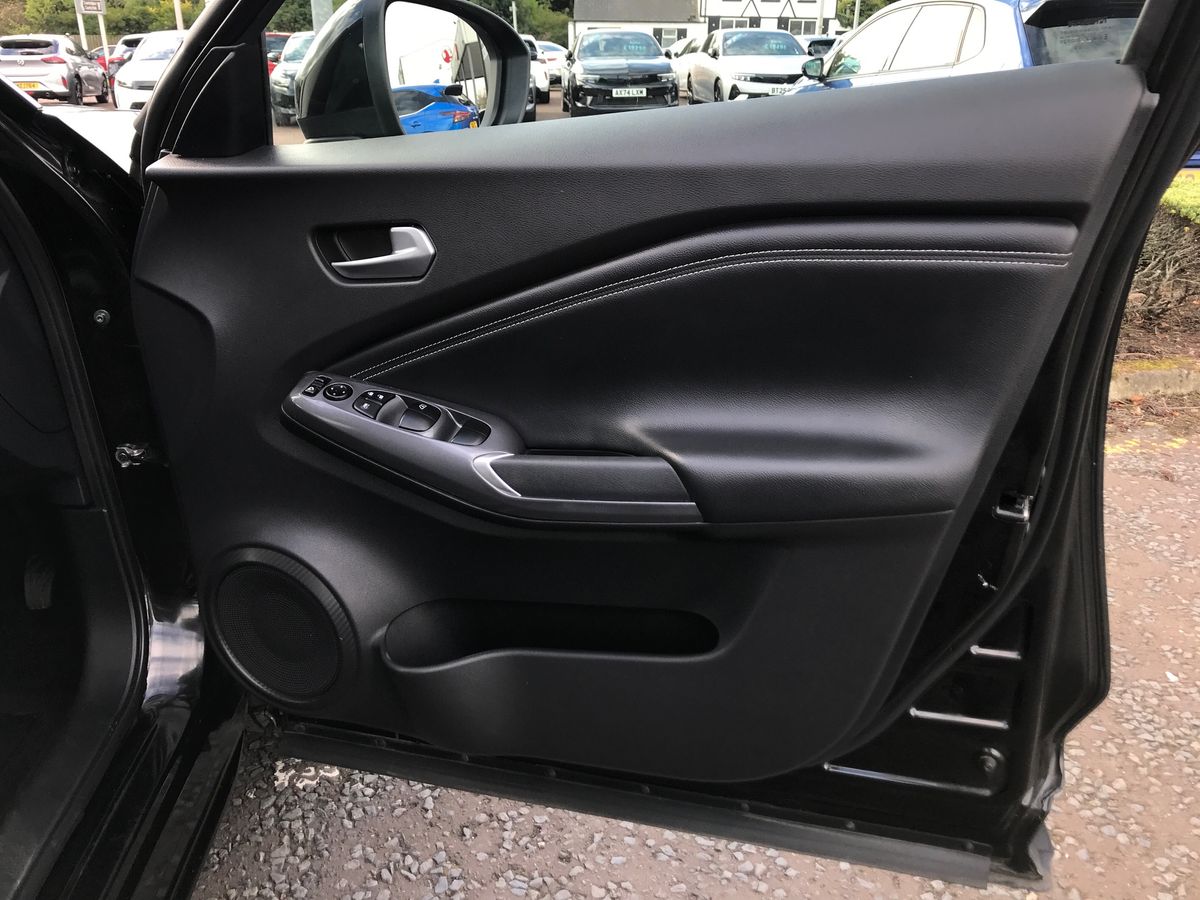 2023 Nissan Juke 1.6 Hybrid N-Connecta 5dr Auto - vehicle photo 16 for sale on PureCar