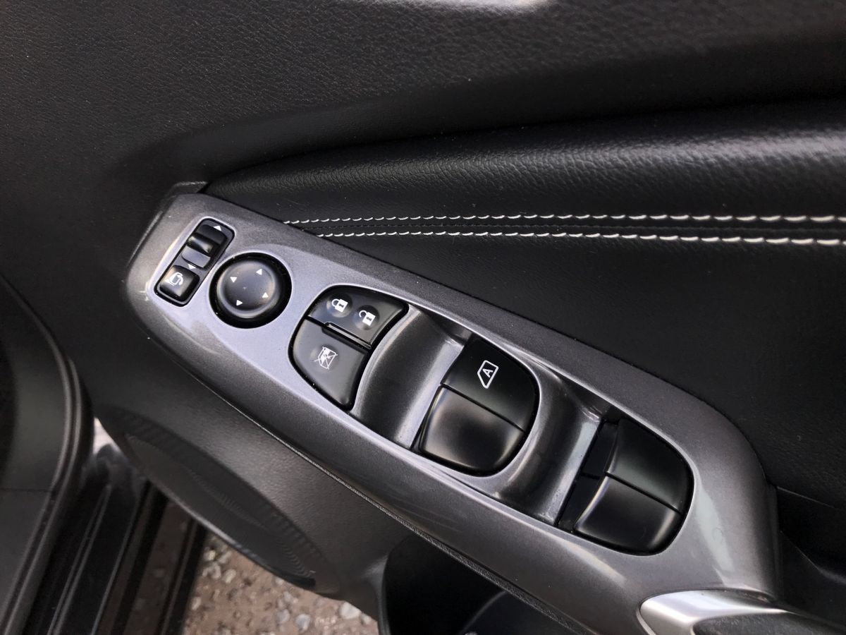 2023 Nissan Juke 1.6 Hybrid N-Connecta 5dr Auto - vehicle photo 17 for sale on PureCar
