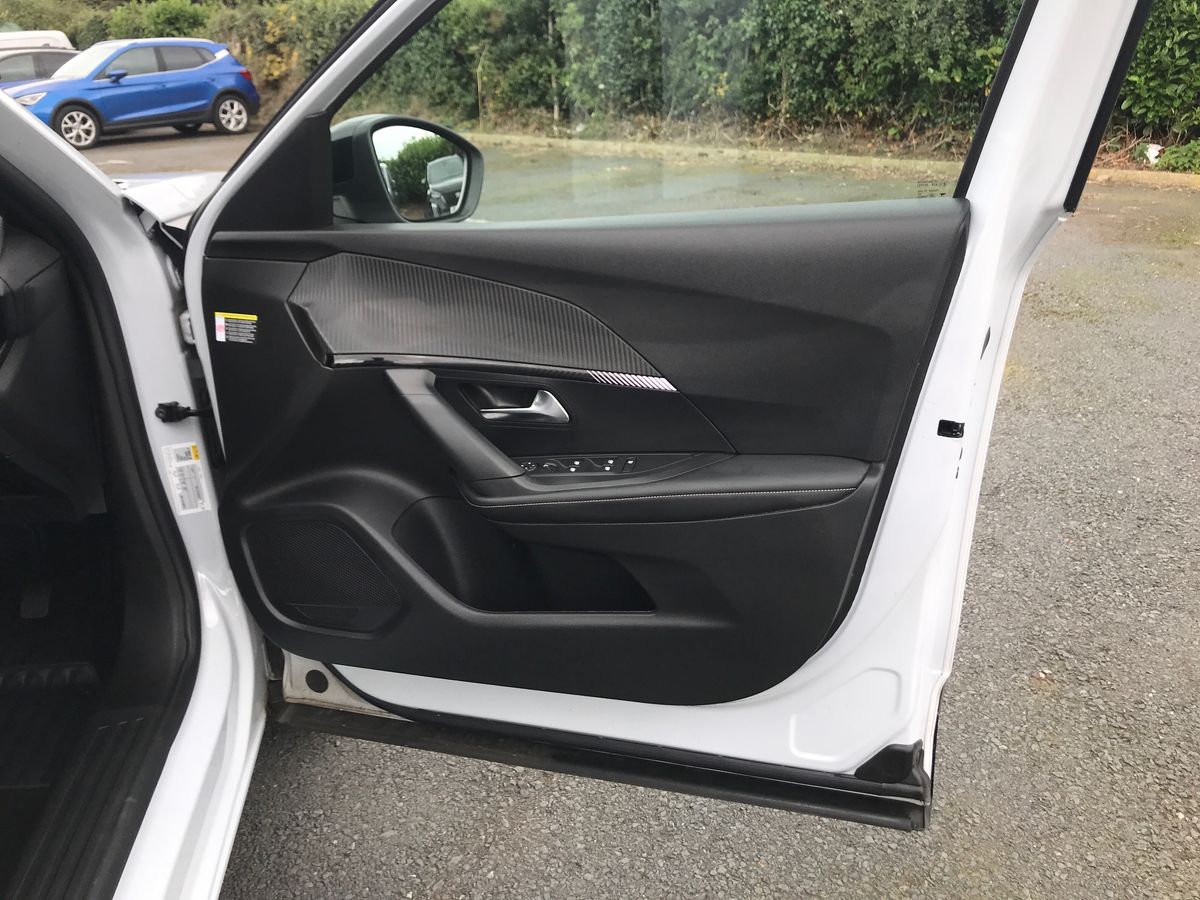 2025 Peugeot 1.2 PureTech 130 Allure 5dr EAT8 - vehicle photo 16 for sale on PureCar