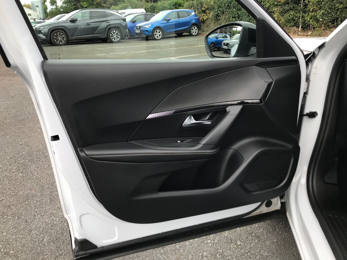 2025 Peugeot 1.2 PureTech 130 Allure 5dr EAT8 - vehicle photo 17 for sale on PureCar
