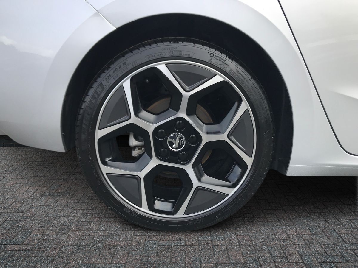 2025 Vauxhall Astra 1.2 Turbo 130 Ultimate 5dr - vehicle photo 12 for sale on PureCar