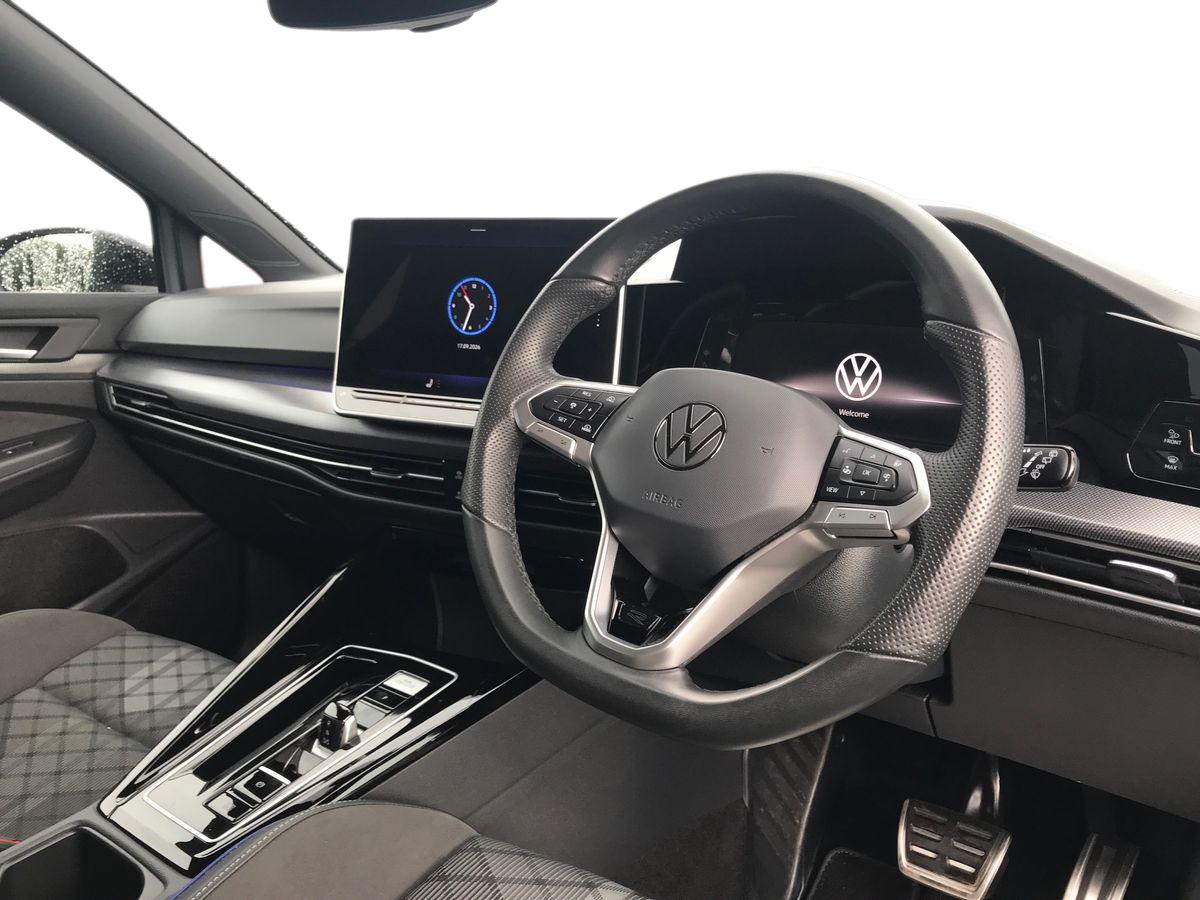 2025 Volkswagen Golf 1.5 eTSI 150 Black Edition 5dr DSG - vehicle photo 4 for sale on PureCar