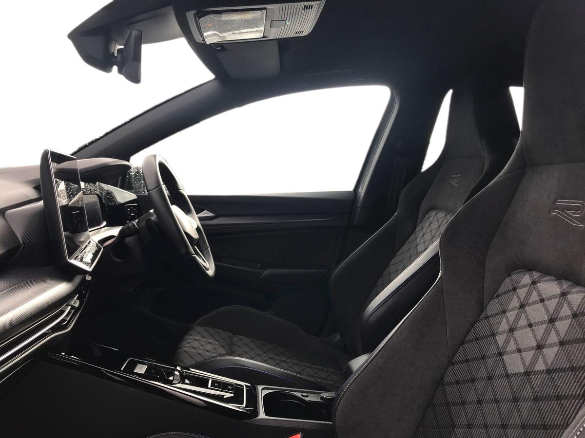 2025 Volkswagen Golf 1.5 eTSI 150 Black Edition 5dr DSG - vehicle photo 6 for sale on PureCar