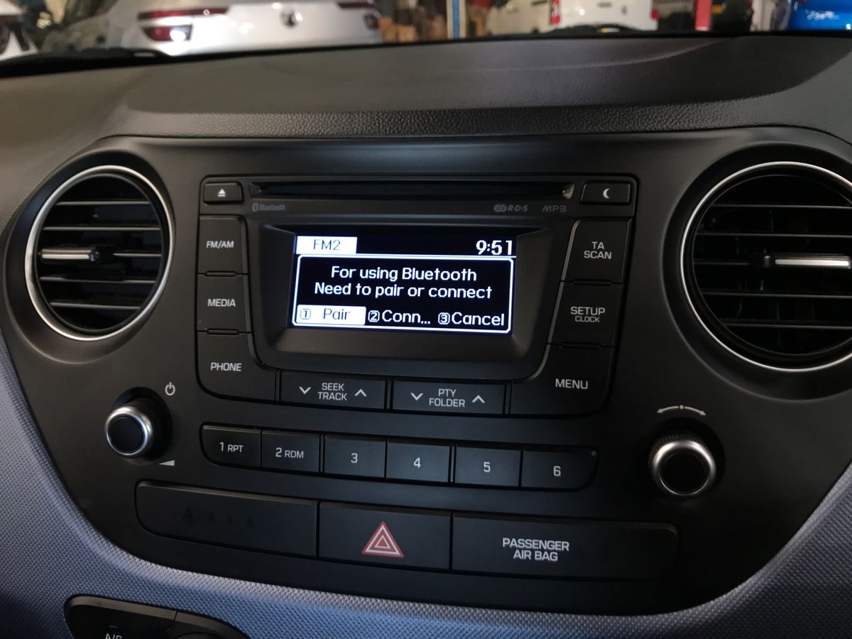 2015 Hyundai i10 1.2 Premium 5dr Auto - vehicle photo 18 for sale on PureCar
