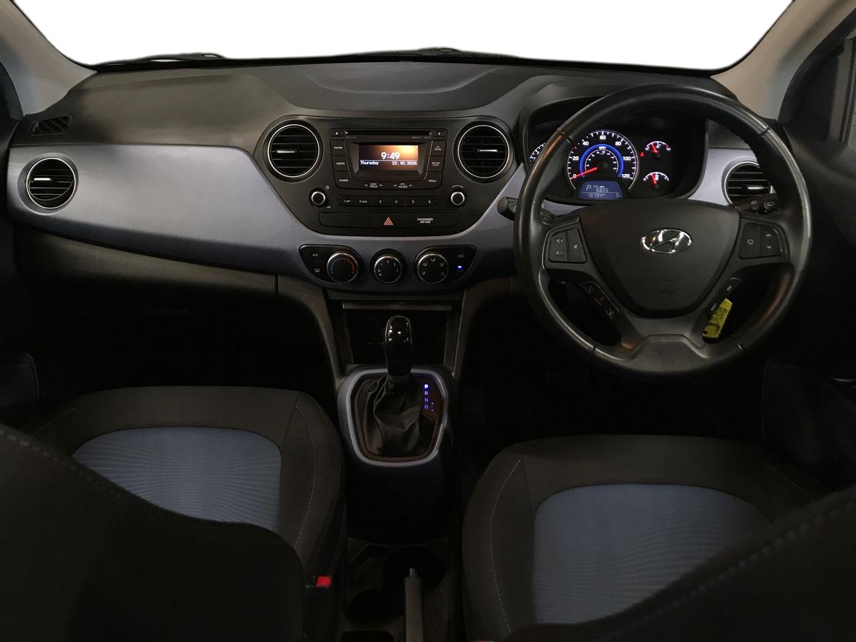 2015 Hyundai i10 1.2 Premium 5dr Auto - vehicle photo 4 for sale on PureCar