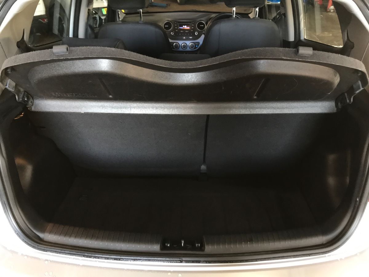 2015 Hyundai i10 1.2 Premium 5dr Auto - vehicle photo 8 for sale on PureCar