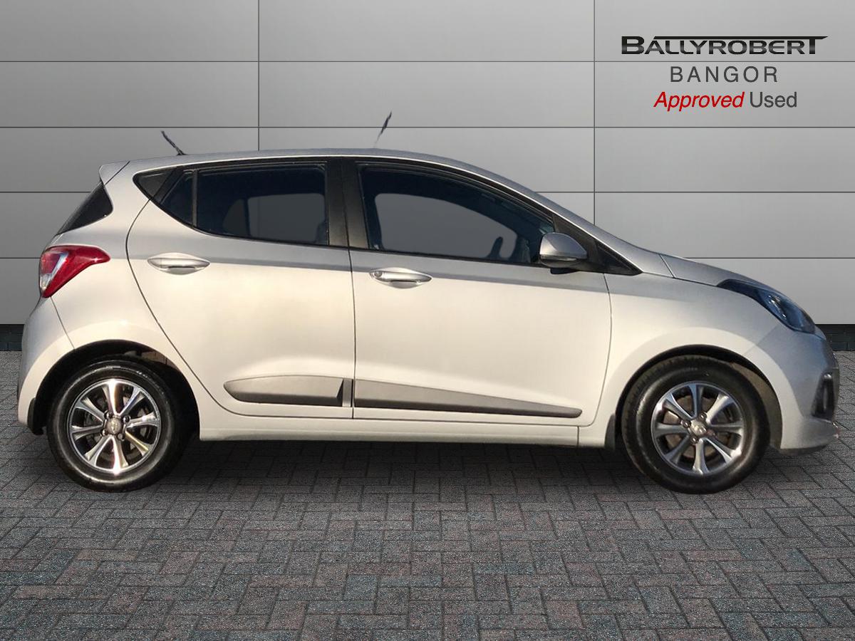 2015 Hyundai i10 1.2 Premium 5dr Auto - vehicle photo 9 for sale on PureCar