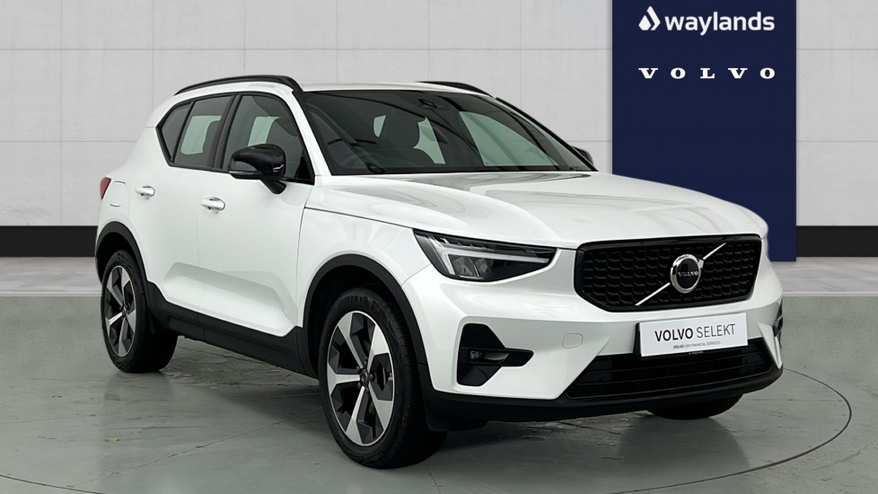 2025 Volvo XC40 2.0 B3 Plus Pro