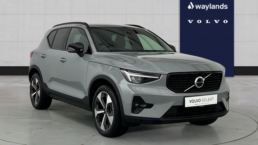 2025 Volvo XC40 2.0 B4 Plus