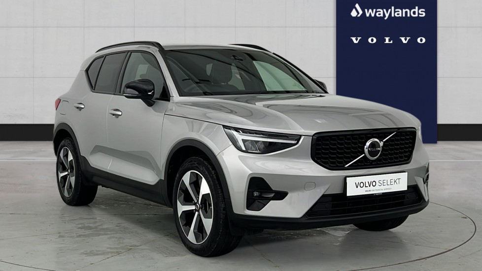 2025 Volvo XC40 2.0 B4 Plus