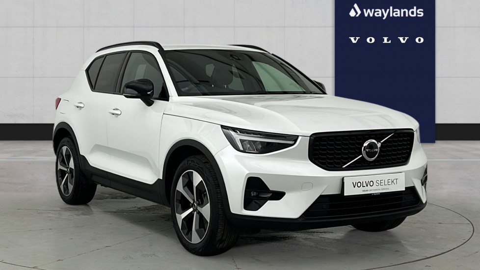 2025 Volvo XC40 2.0 B4 Plus Pro