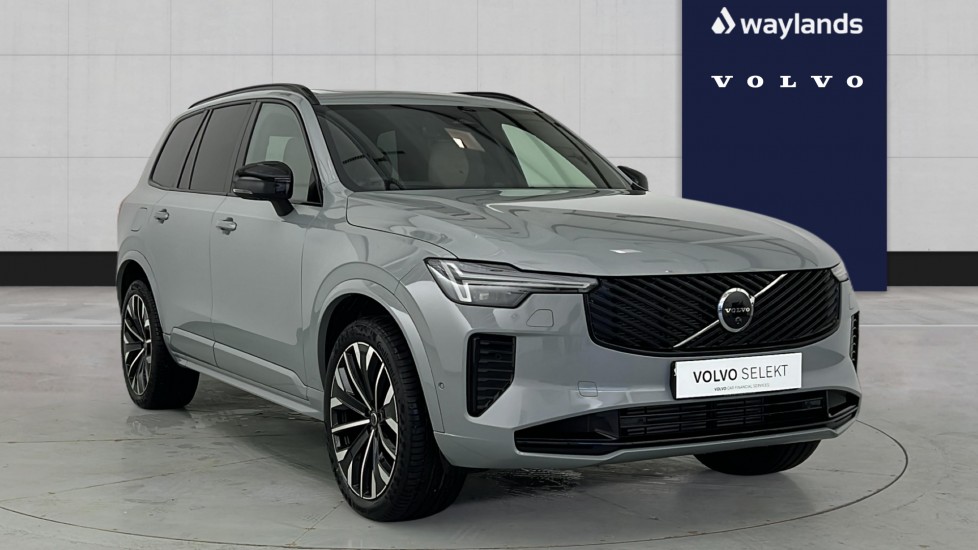 2025 Volvo XC90 2.0 T8 Ultra (Dark