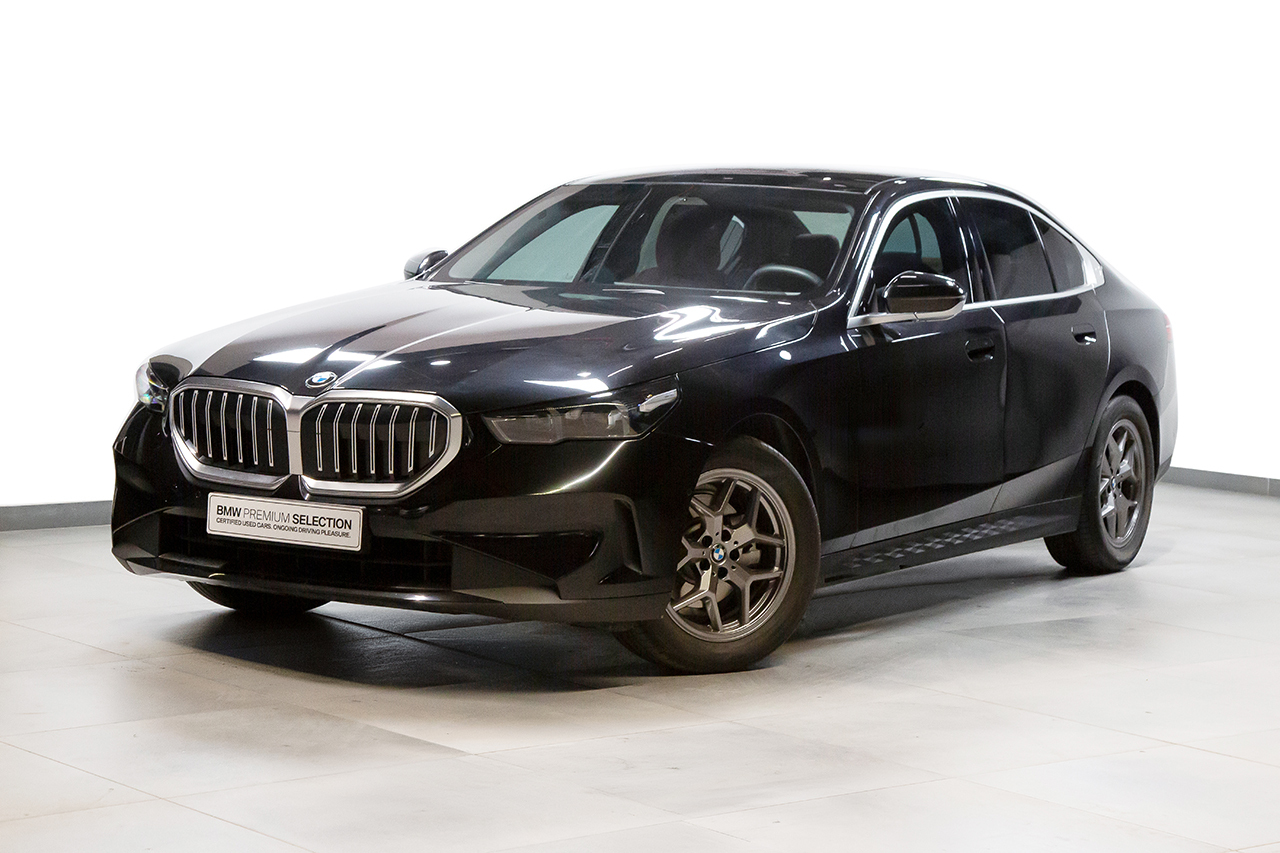 BMW 5 Series 1