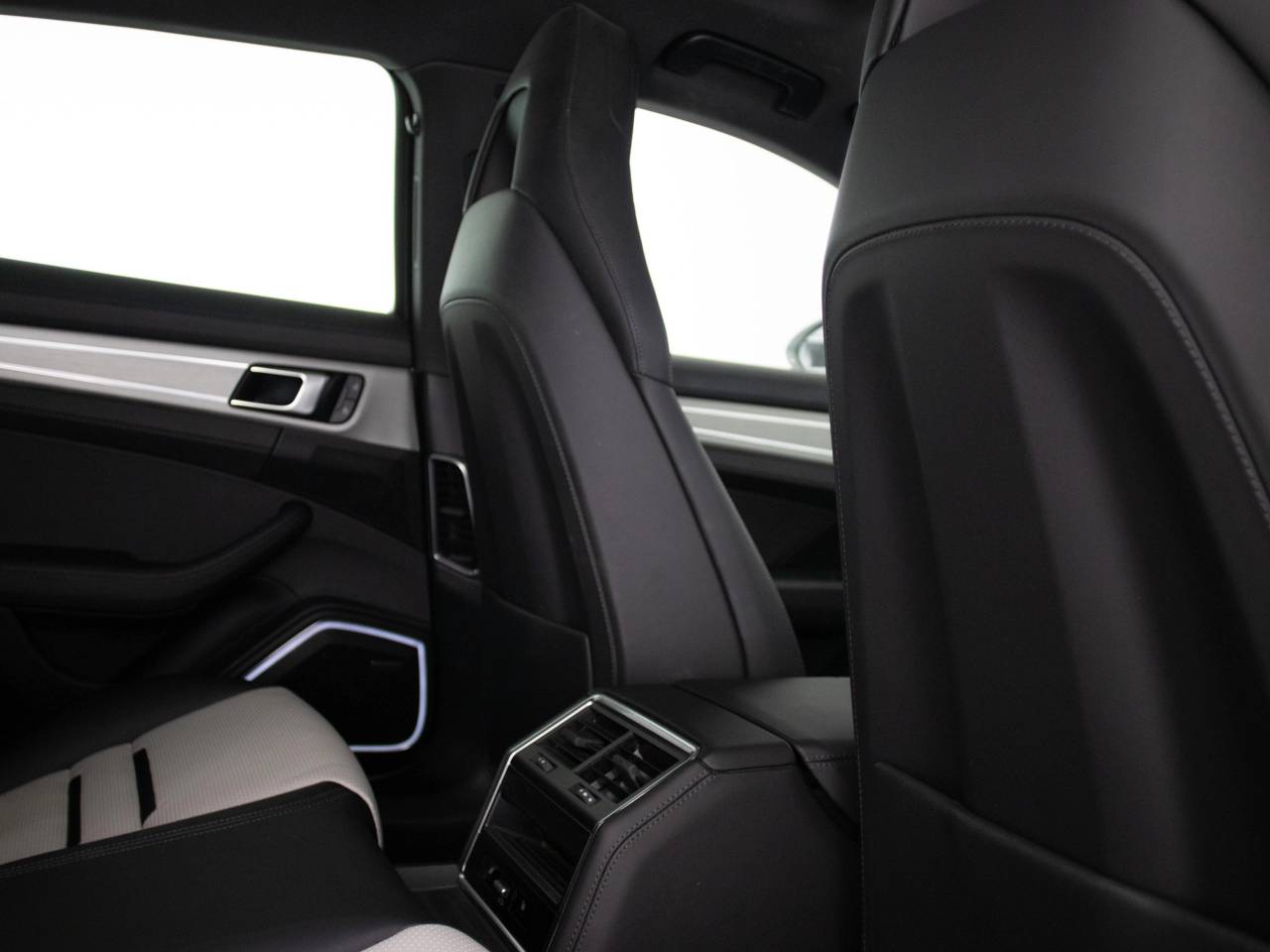 Panamera 4 SPORT TURISMO PLATINUM EDITION PDK (2) image 28