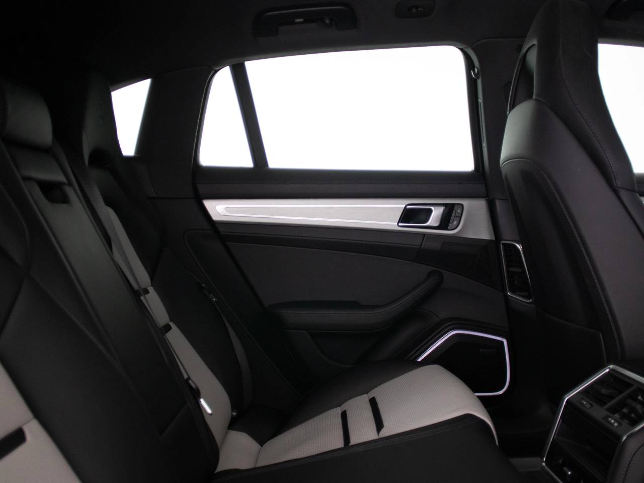 Panamera 4 SPORT TURISMO PLATINUM EDITION PDK (2) image 30