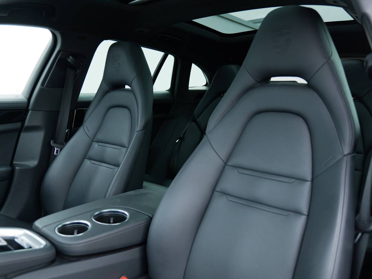 Panamera 4 SPORT TURISMO PDK image 09