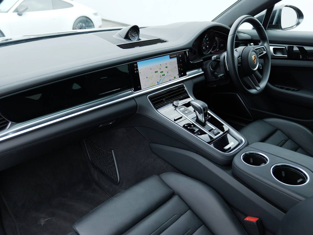 Panamera 4 SPORT TURISMO PDK image 07