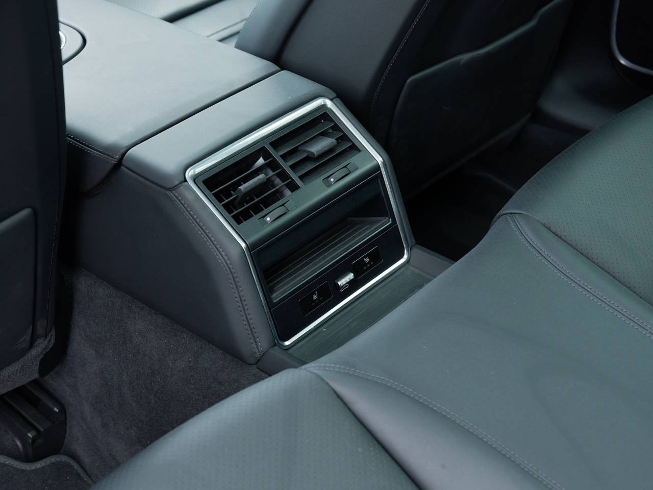 Panamera 4 SPORT TURISMO PDK image 29