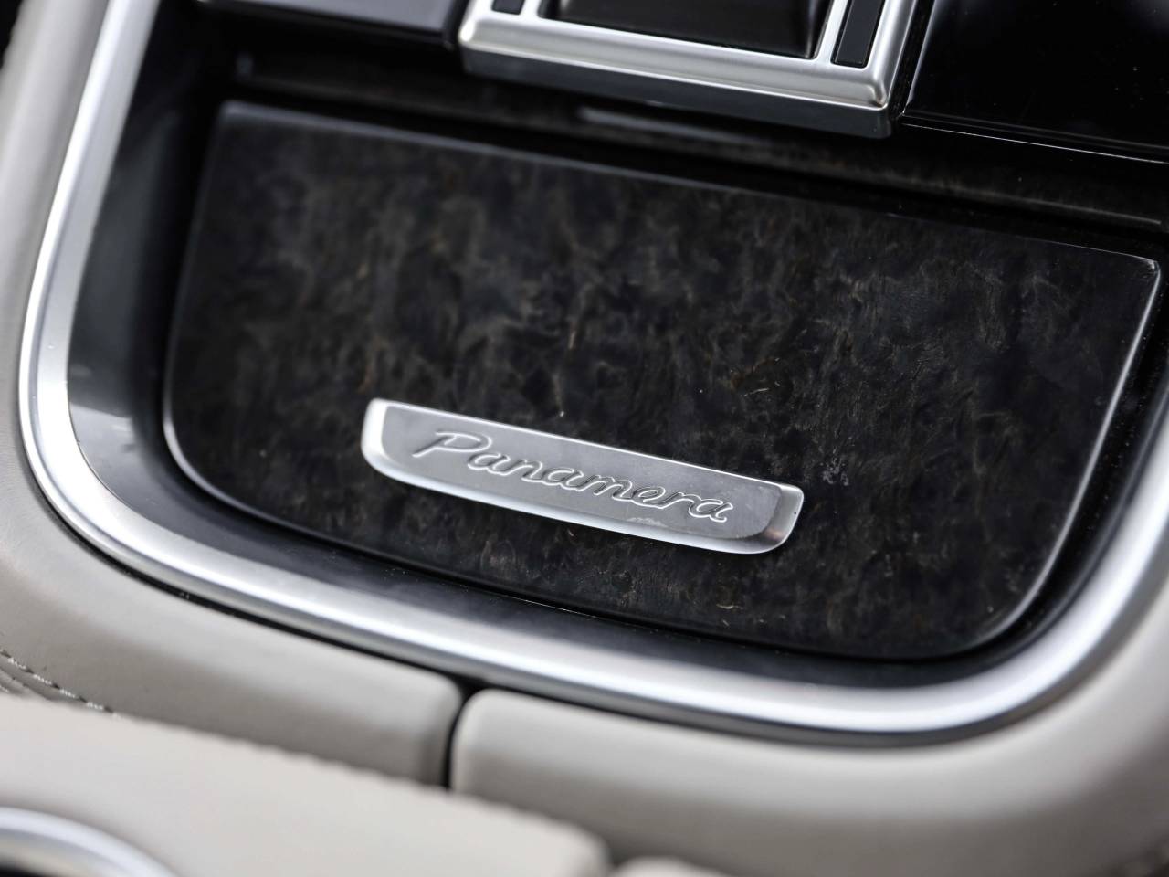Panamera 4 E HYBRID image 28