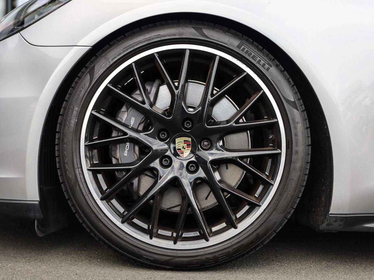 Panamera 4 E HYBRID image 03