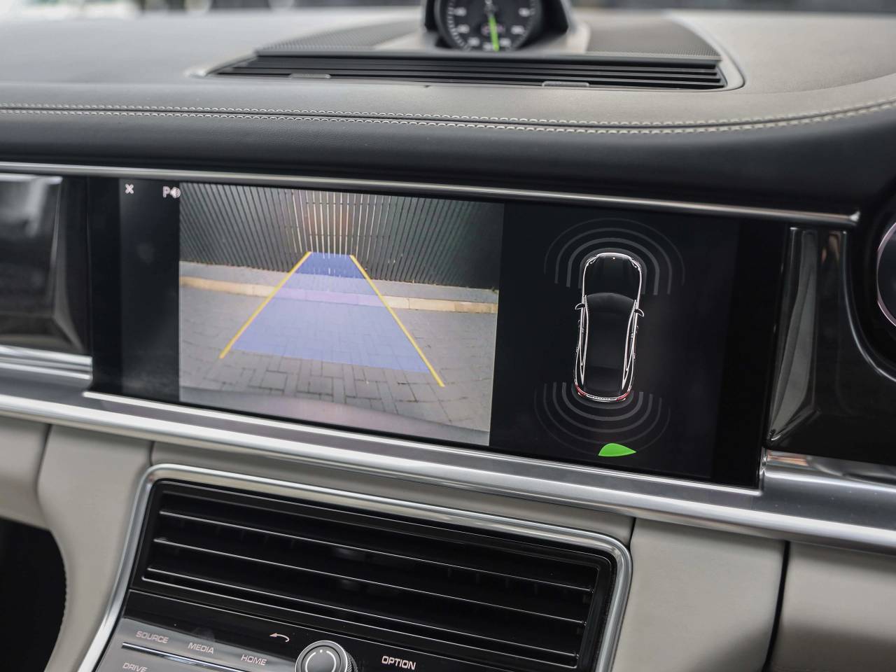 Panamera 4 E HYBRID image 23