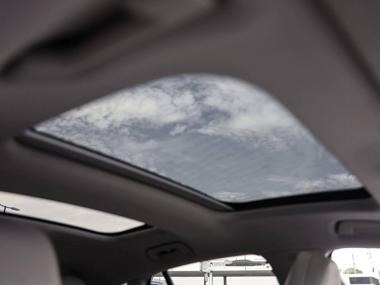 Panamera 4 E HYBRID image 05