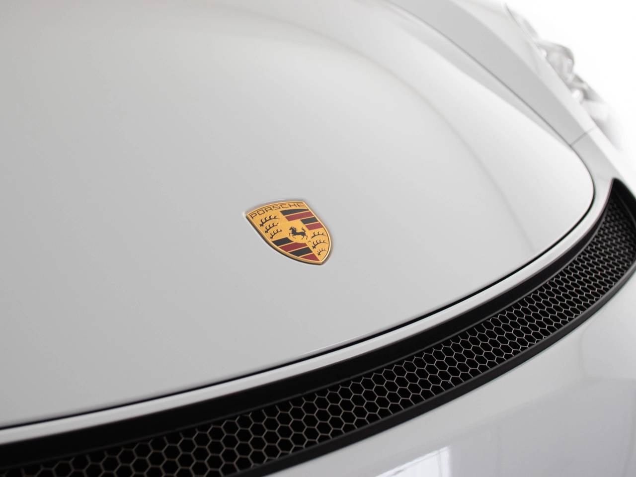 718 (982) CAYMAN GT4 image 23