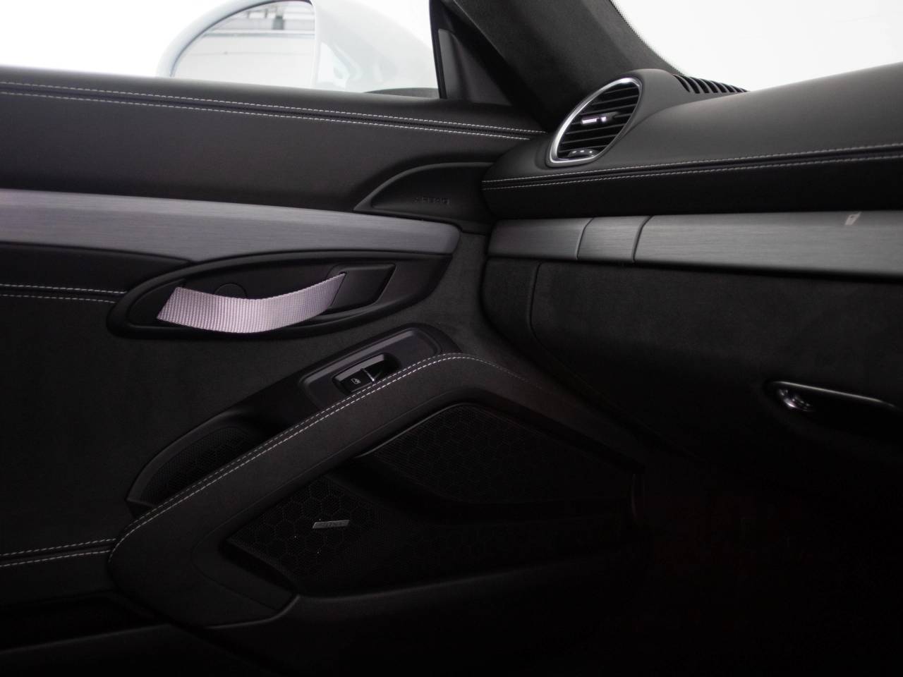 718 (982) CAYMAN GT4 image 54