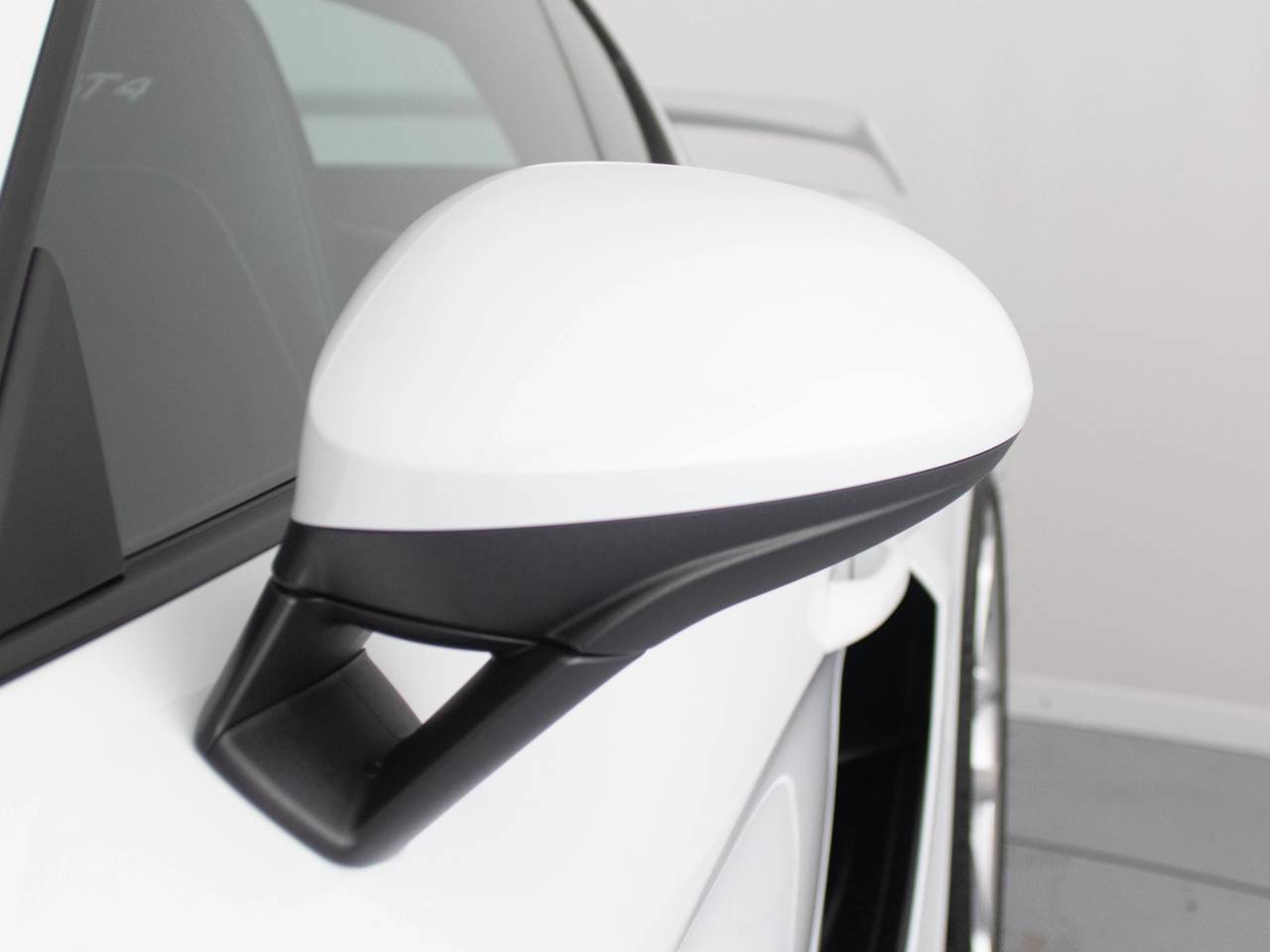 718 (982) CAYMAN GT4 image 35