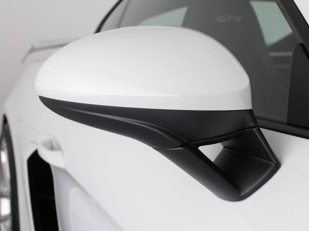 718 (982) CAYMAN GT4 image 27