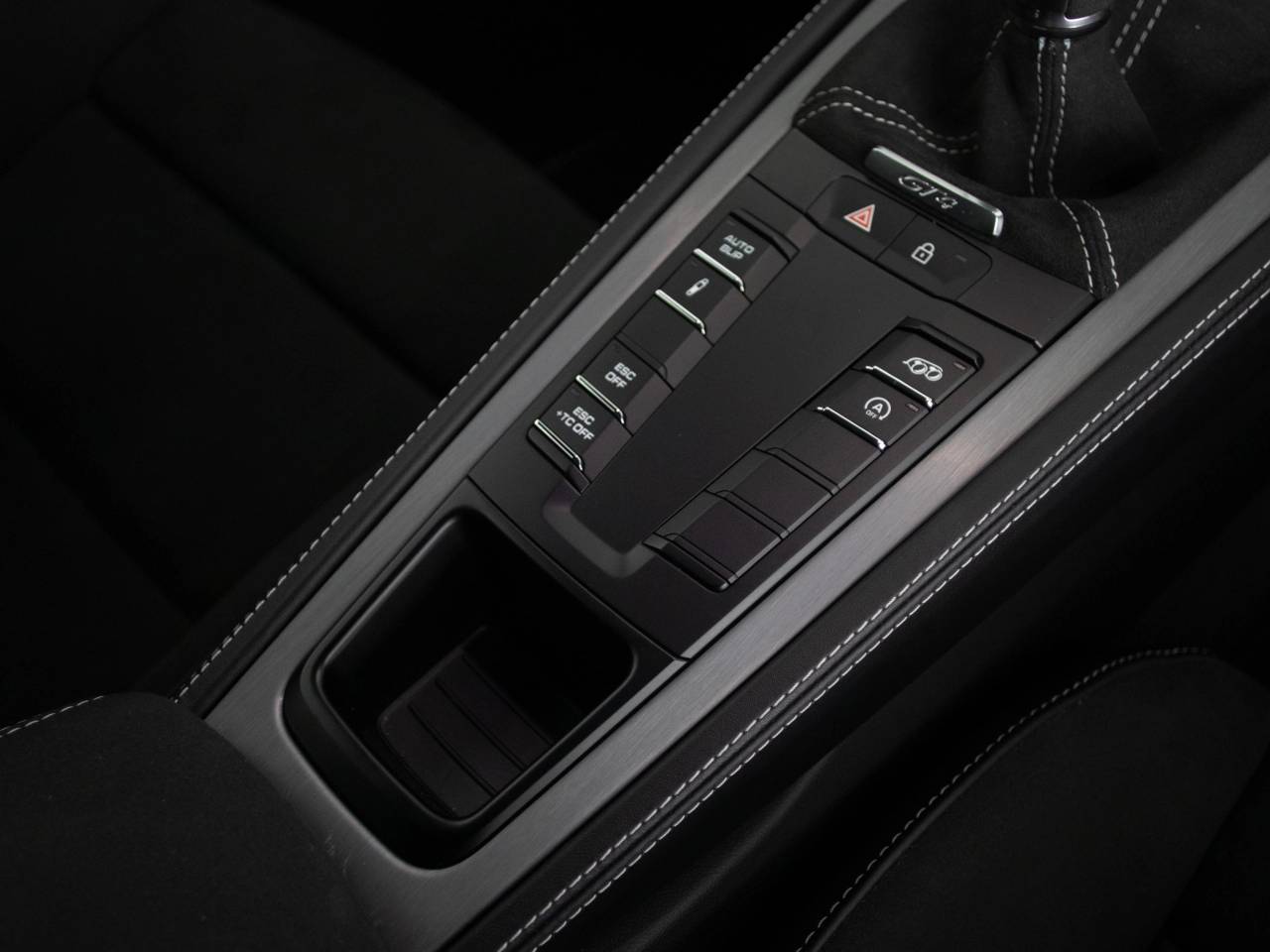 718 (982) CAYMAN GT4 image 45