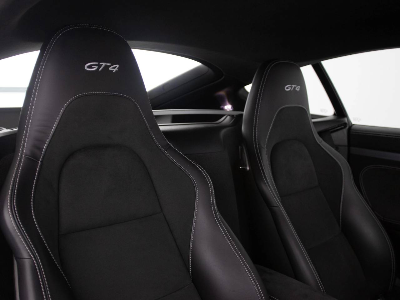 718 (982) CAYMAN GT4 image 08