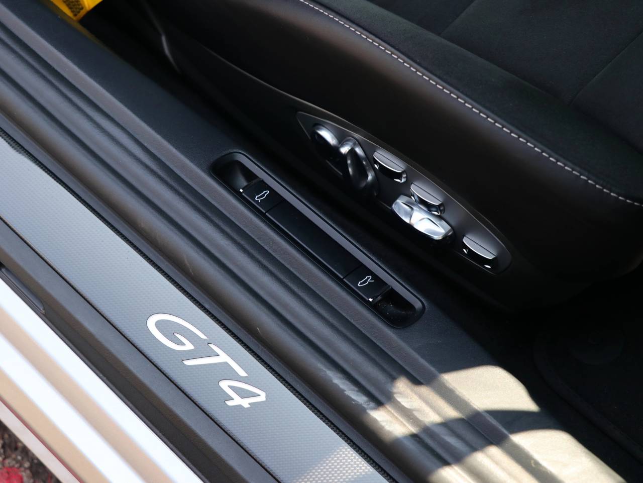 718 (982) CAYMAN GT4 PDK (3) image 46
