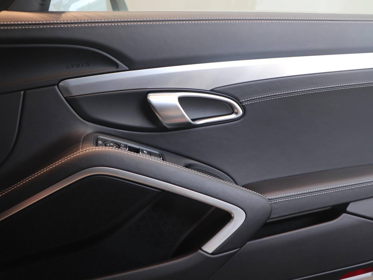 718 (982) BOXSTER STYLE EDITION image 17