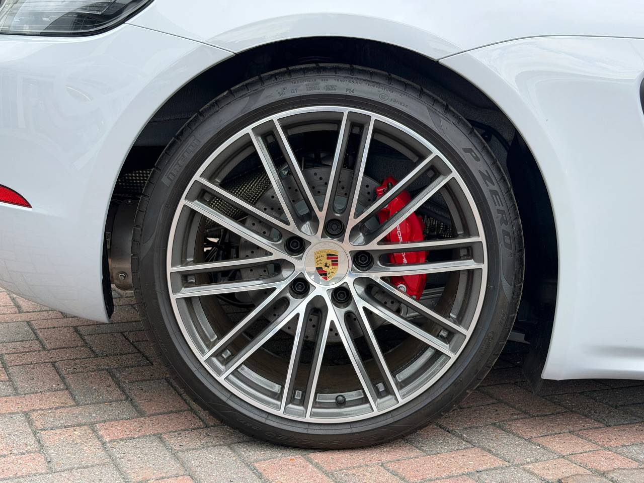 718 (982) BOXSTER GTS image 08