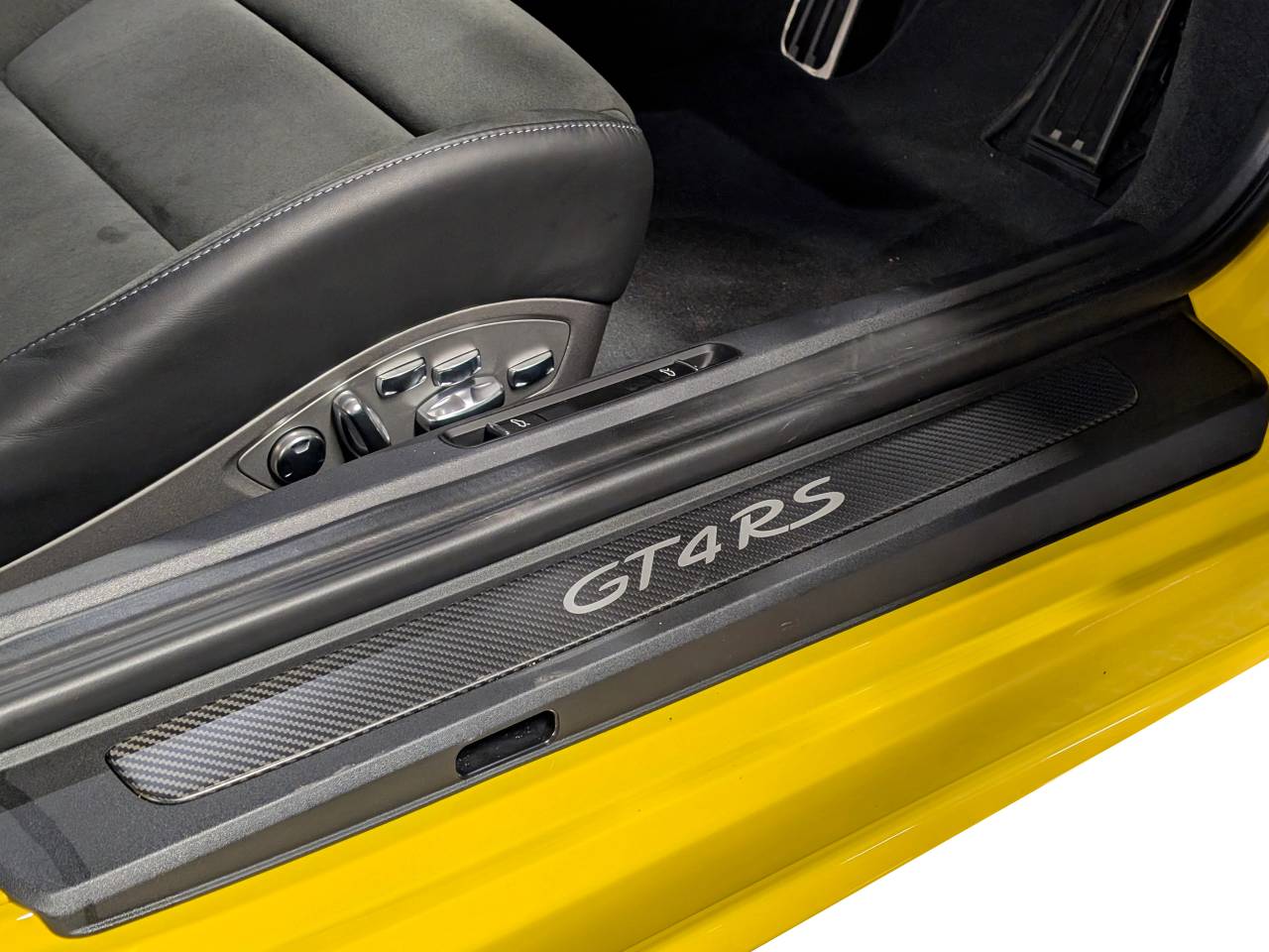 718 (982) CAYMAN GT4 RS PDK (2) image 31