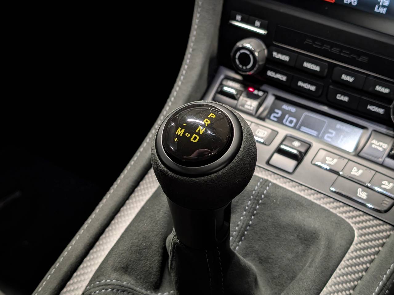 718 (982) CAYMAN GT4 RS PDK (2) image 23