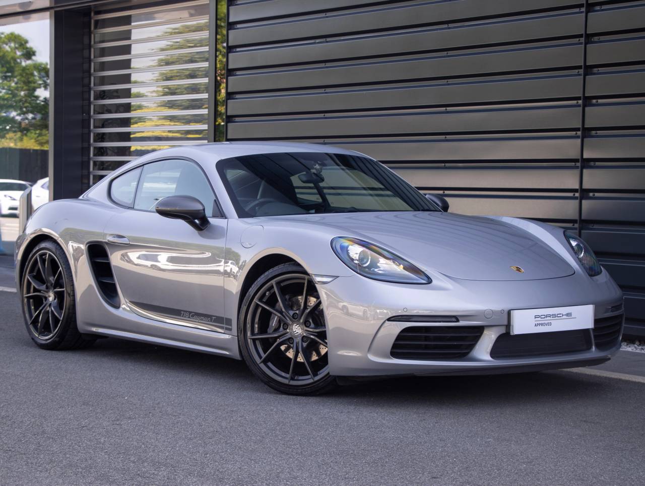 718 (982) CAYMAN T
