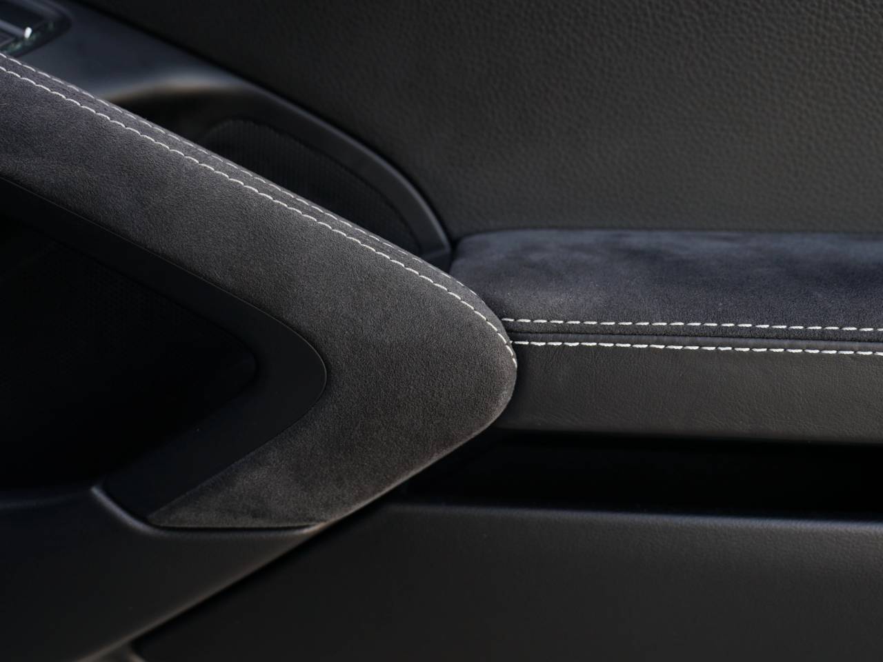 718 (982) CAYMAN GT4 (20) image 38