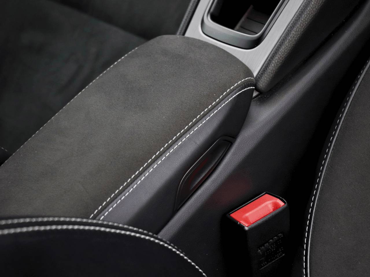 718 (982) CAYMAN GT4 PDK (13) image 24