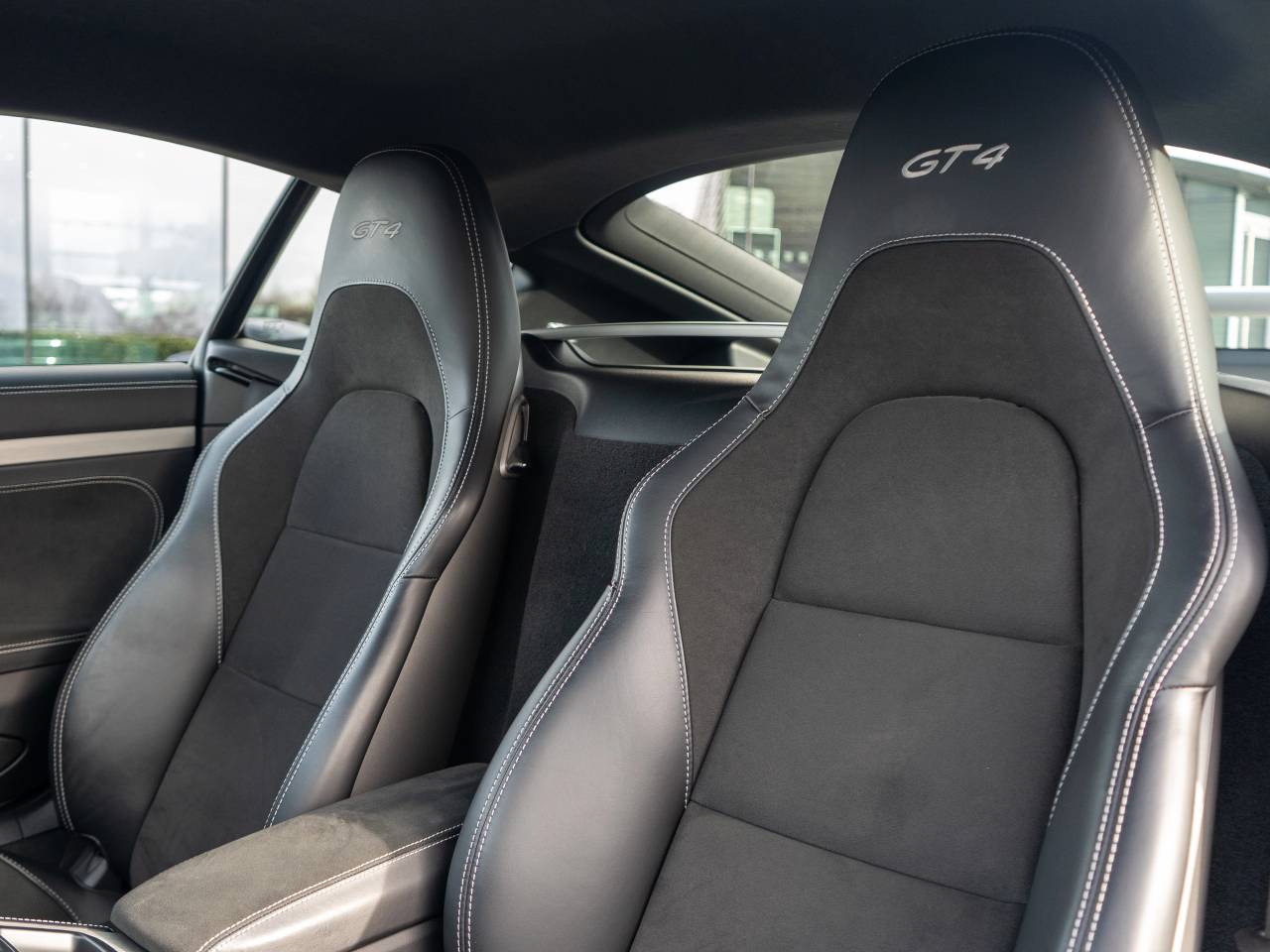 718 (982) CAYMAN GT4 (12) image 22