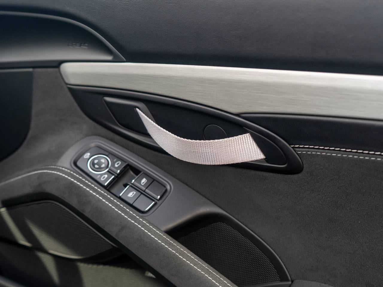 718 (982) CAYMAN GT4 (12) image 35