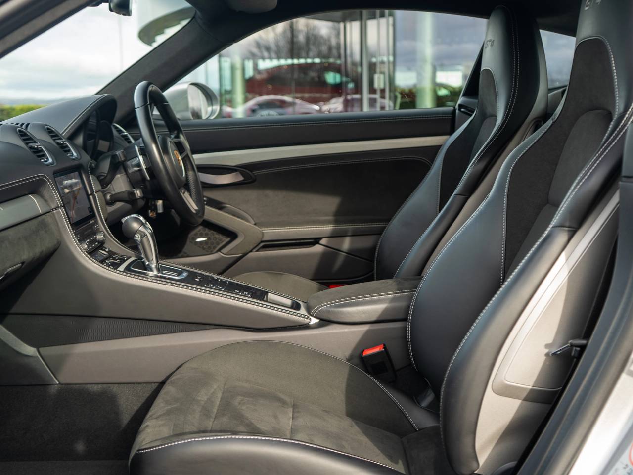 718 (982) CAYMAN GT4 (12) image 21