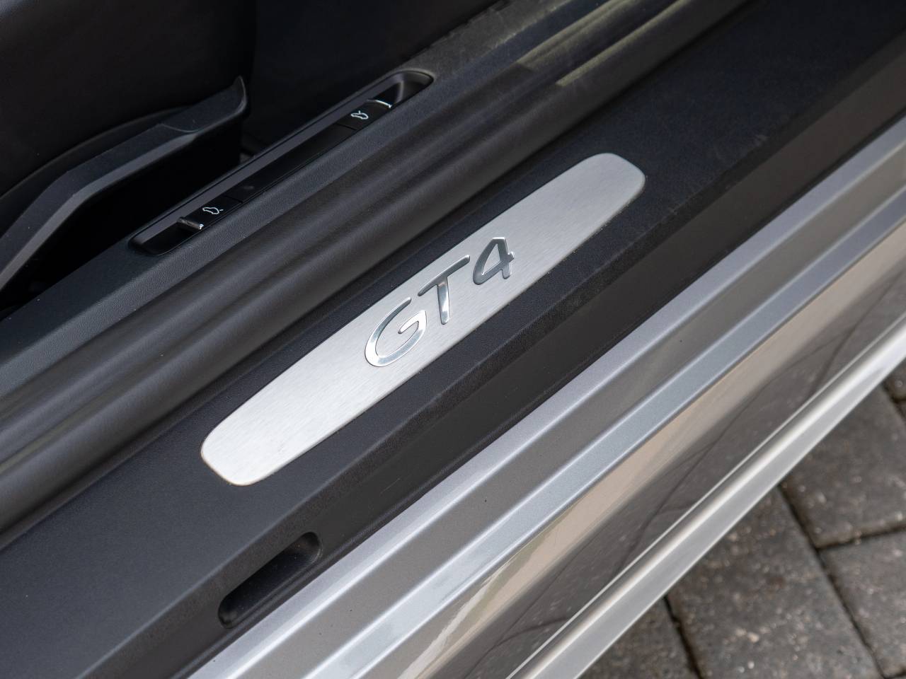 718 (982) CAYMAN GT4 (12) image 30