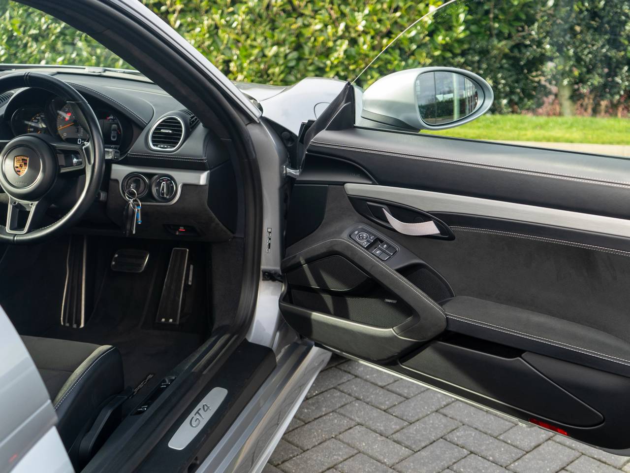 718 (982) CAYMAN GT4 (12) image 29