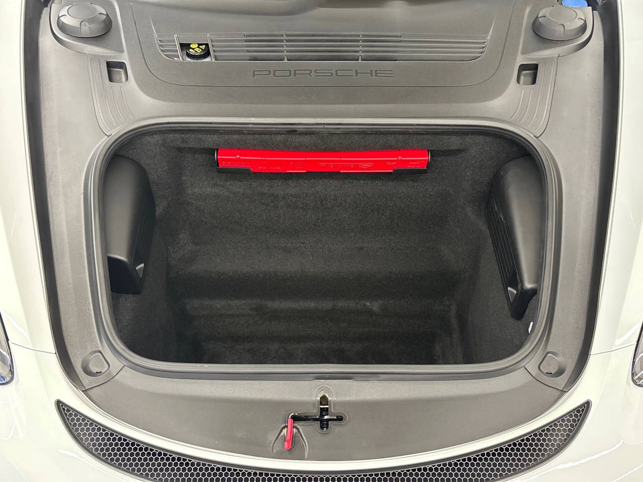 718 (982) CAYMAN GT4 image 47