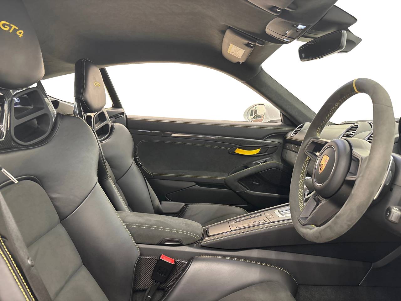 718 (982) CAYMAN GT4 image 25