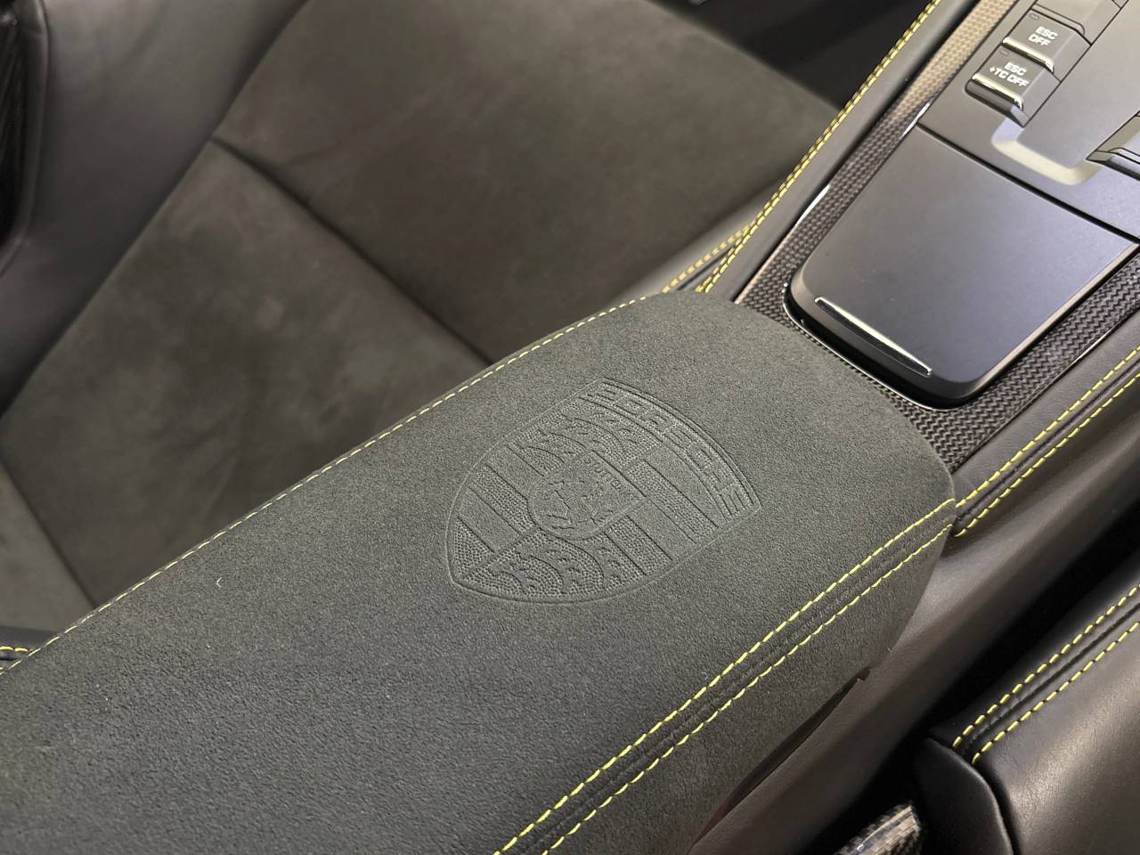 718 (982) CAYMAN GT4 image 46