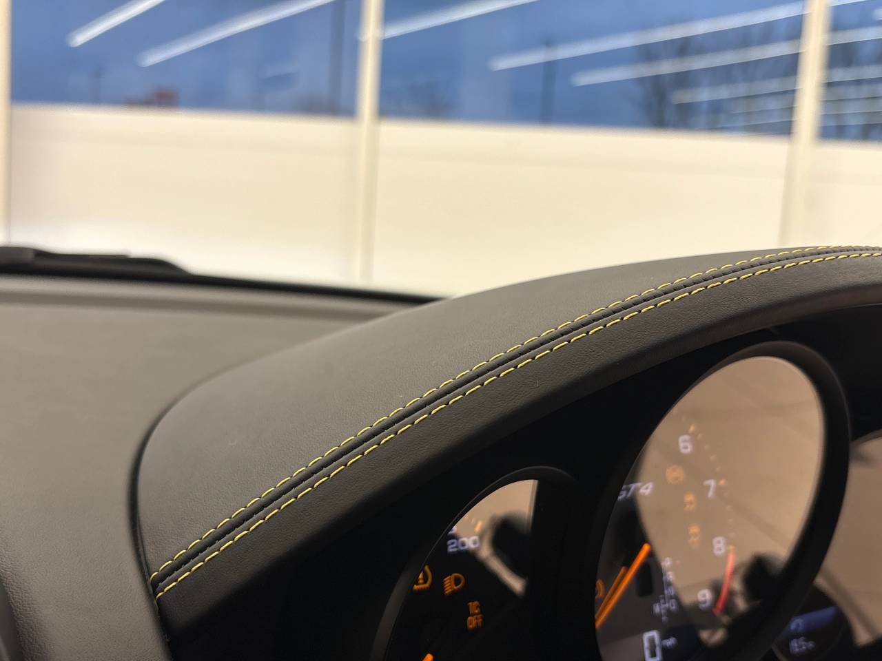 718 (982) CAYMAN GT4 image 43